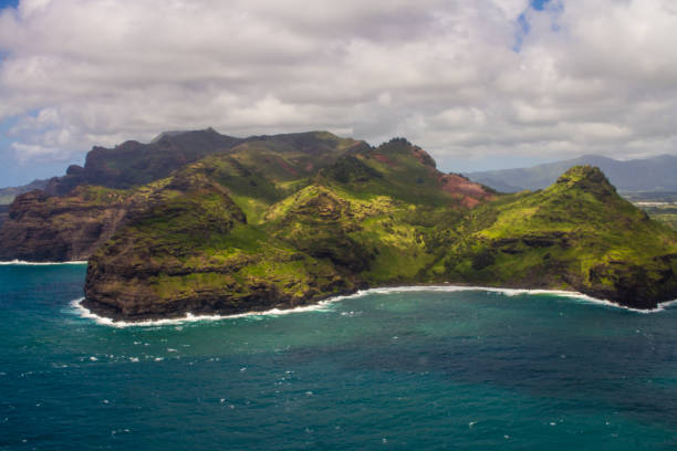 istock Hawaiian Island view from ariplane 993358822
