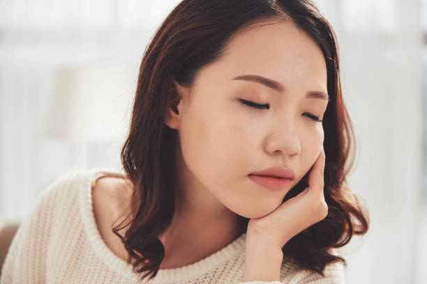 istock Sleepy girl 993381098