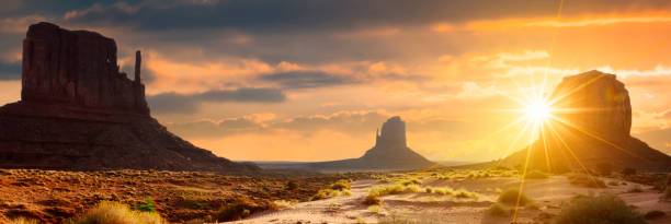 valle del monumento - navajo national monument foto e immagini stock