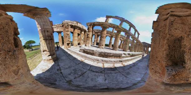 paestum - сферический проблеск храма нептуна - temple of neptune стоковые фото и изображения