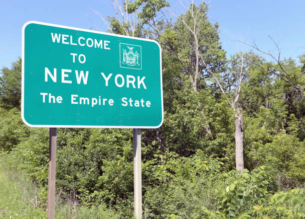 Welcome to New York The Empire State A welcome sign at the New York state line. rochester new york state stock pictures, royalty-free photos & images