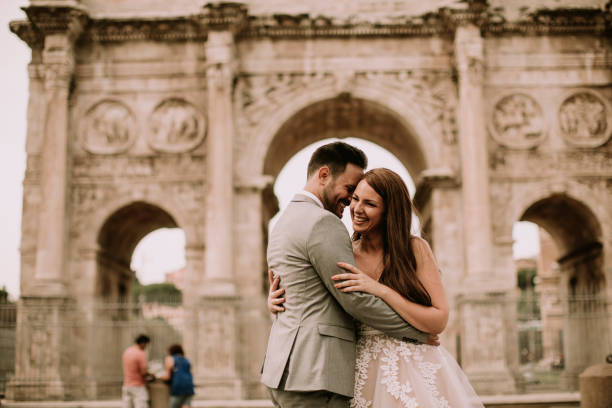 istock Wedding couple in Rome, Italy 993752028