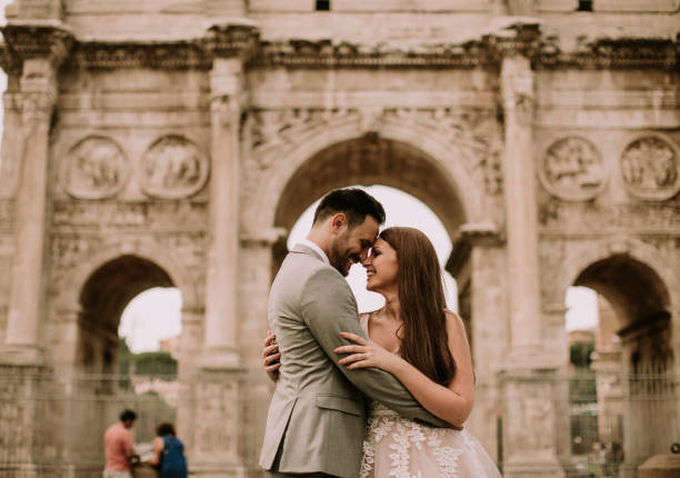 istock Wedding couple in Rome, Italy 993752694