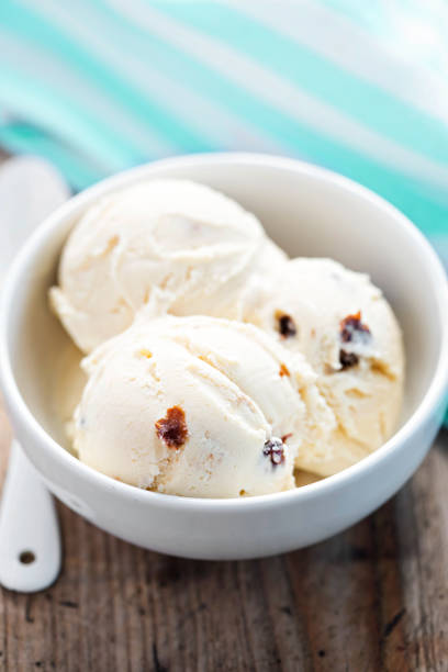istock Rum & raisins vanilla ice creams 993789378