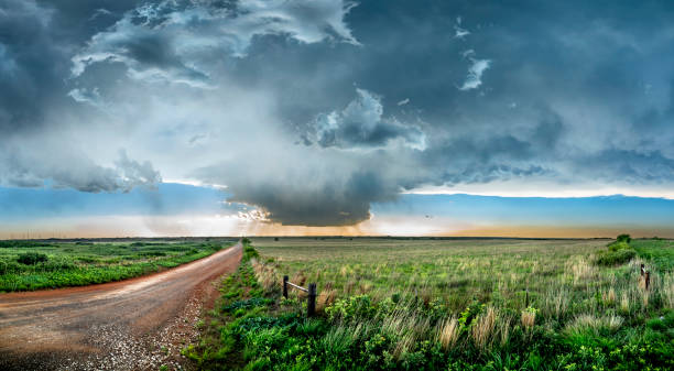 istock Tornadic Supercell over Tornado Alley at sunset 993958658