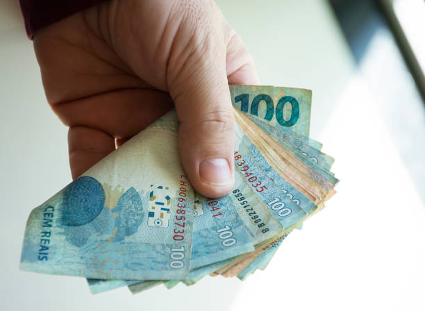 istock Real - Brazilian Currency 993978156