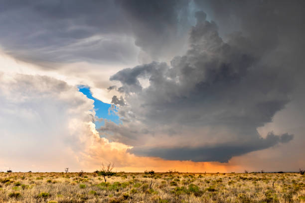 istock Time lapse of tornadic supercell over Tornado Alley at sunset 993981296