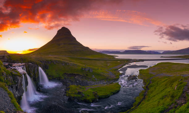 istock Midnight sun at Kirkjufell 994146046