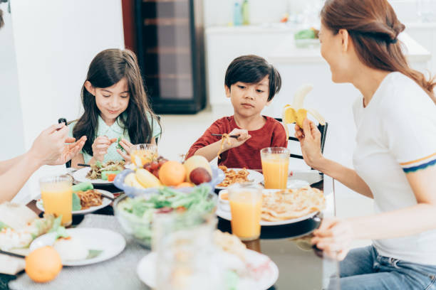 istock Healthy meal together 994158490