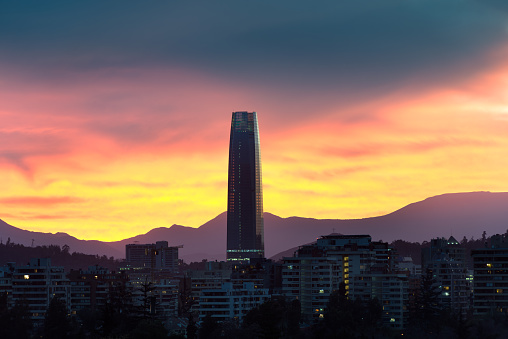 Horizonte de edificios de apartamentos en el rico distrito de Las Condes en Santiago photo