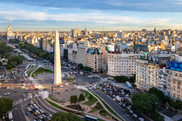 veduta aerea di buenos aires e 9 de julio avenue - buenos aires, argentina - obelisco foto e immagini stock