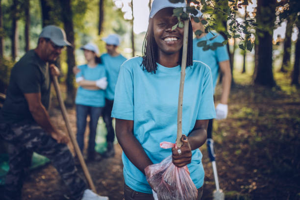 istock People cleaning nature 994408494