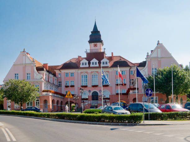 neo barroco ayuntamiento (construido 1910). ilawa, polonia. - neobaroque fotografías e imágenes de stock