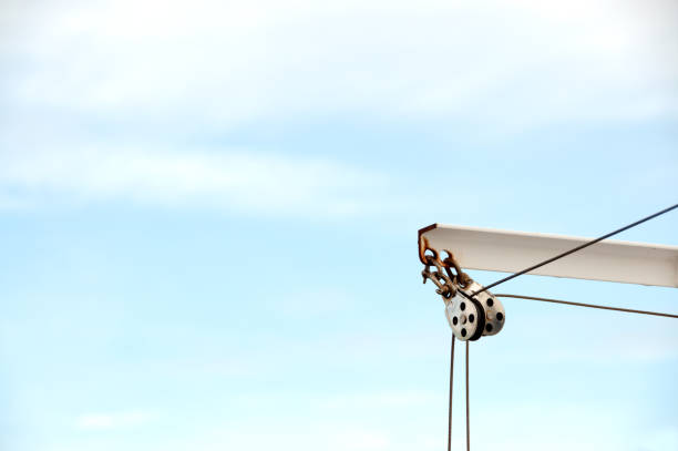 istock Pulley with rope and large copy space 994500648