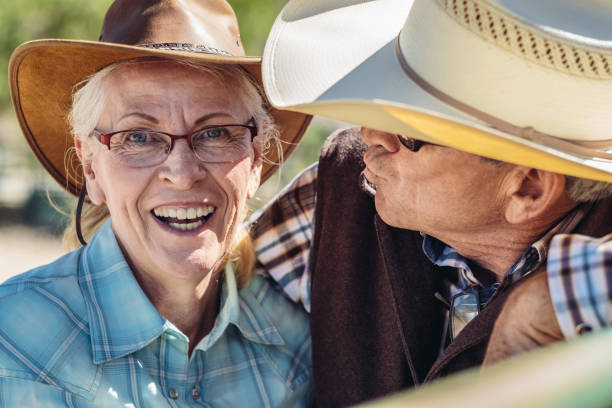 istock Old cowboy kiss 994507188