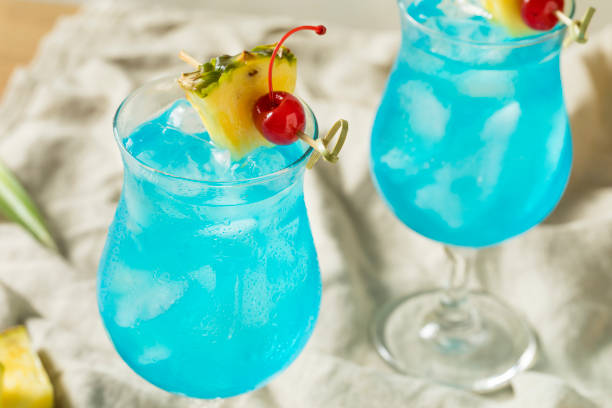 havaí azul embriagado furacão cocktail - hurricane cocktail - fotografias e filmes do acervo