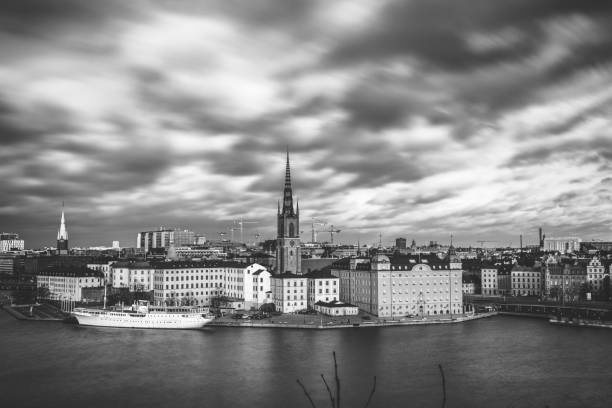 Gamla stan, Stockholm, Sweden Gamla Stan, the Old Town, is one of the largest and best preserved medieval city centers in Europe, and one of the foremost attractions in Stockholm, Sweden. lake malaren photos stock pictures, royalty-free photos & images