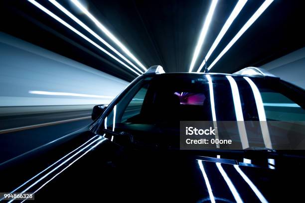 Velocidad Y Movimiento En El Túnel Foto de stock y más banco de imágenes de Coche - Coche, Conducir, Vía