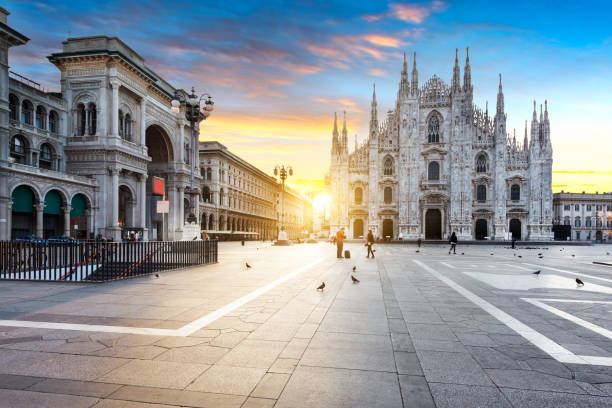 esprit de milan - dome milan italy architectural feature italy photos et images de collection