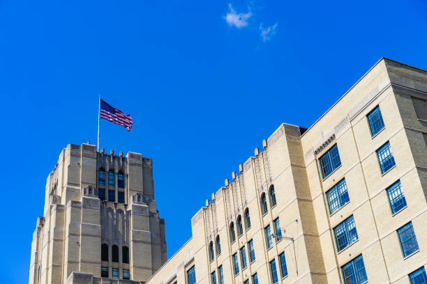 istock A building with the American Flag in the background 994933974