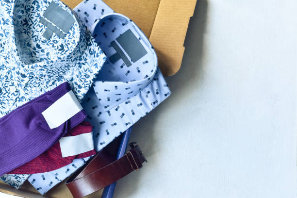 istock Menswear Shopping Delivery 994987650