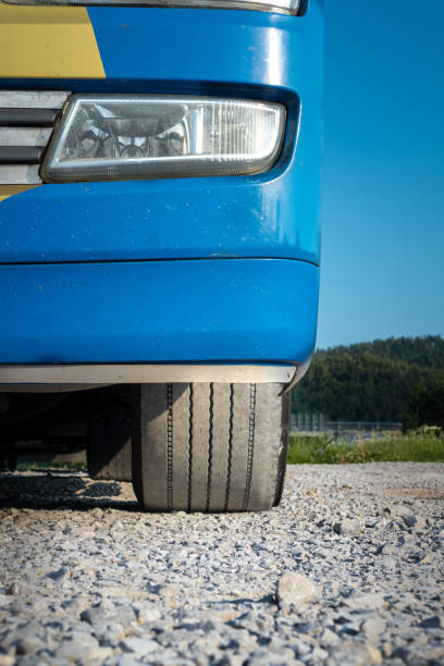 istock Tire profile of a truck 995022330