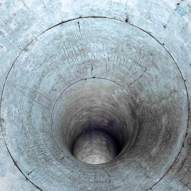 istock Modern futuristic concrete tunnel 995038314