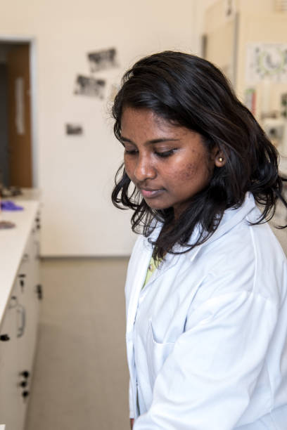 istock Indian Woman Working in Laboratory 995087782