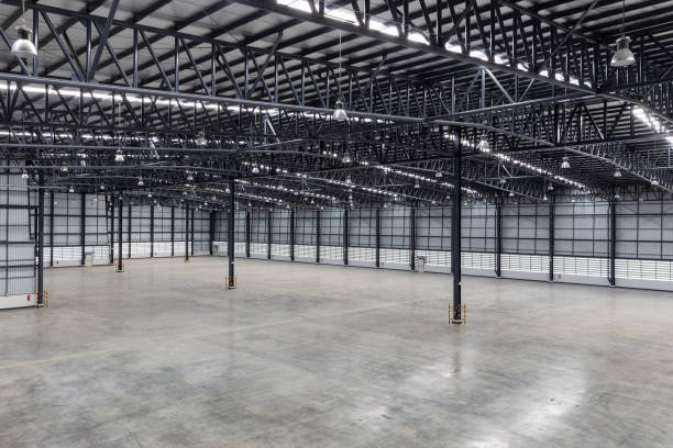 istock Empty steel structure workshop, factory buildings or warehouse. 995138674