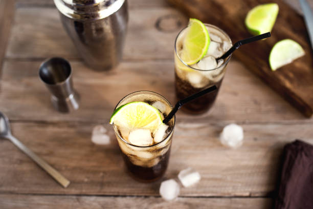istock Rum and Cola Cuba Libre drink 995228198