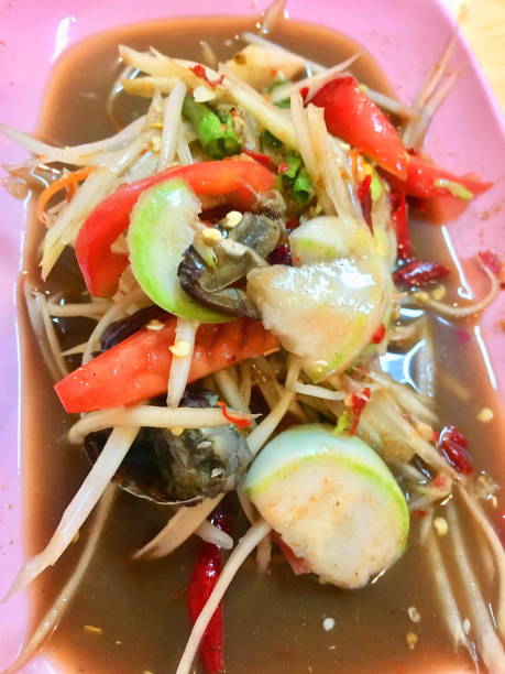 istock Green Papaya Salad SOM TAM 995267056