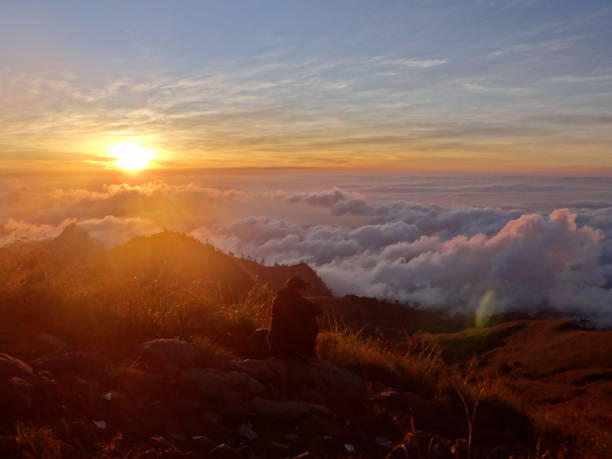 istock Mount Rinjani Volcano Trekking Indonesia 995294988
