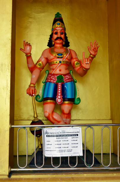 attiyady pillaiyar kovil à jaffna - gopuram architecture and buildings temple sri lanka photos et images de collection