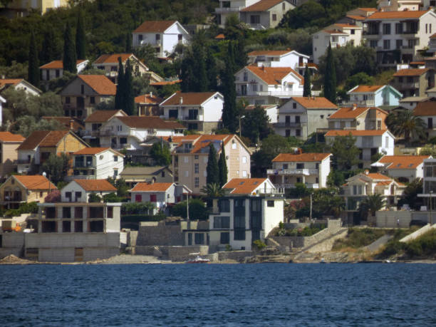 istock Small city on a shore of Adriatic Sea 995309372