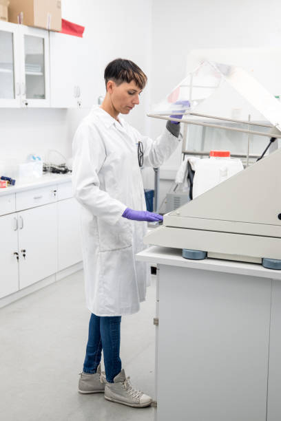 istock Female Scientist Working in Laboratory 995312538