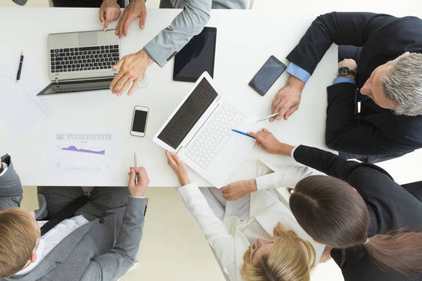 istock Business team at meeting 995382906