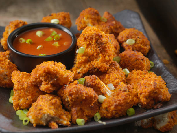 istock Crispy Baked Buffalo Wing Cauliflower Bites 995538794