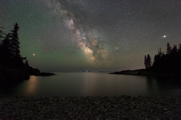 istock Milky Way and Mars reflection at Little Hunters Beach 995756498