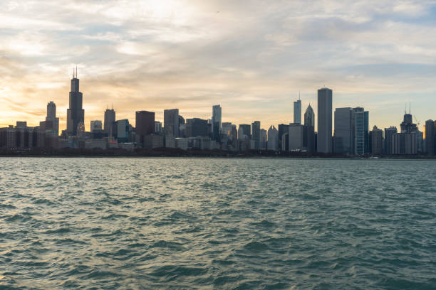 istock Beautiful Chicago city skyline 995803162