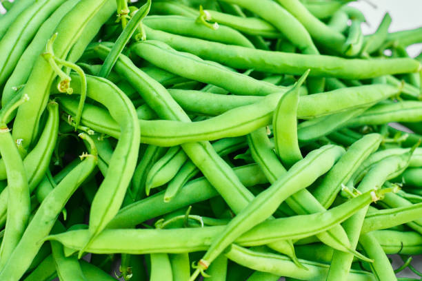 istock Asparagus bean. Green beans on white background 995921934