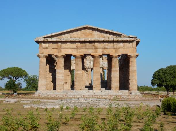 tempio di nettuno - temple of neptune foto e immagini stock