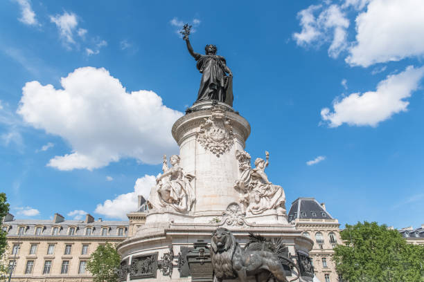 istock Paris, the beautiful Republic place 995966452