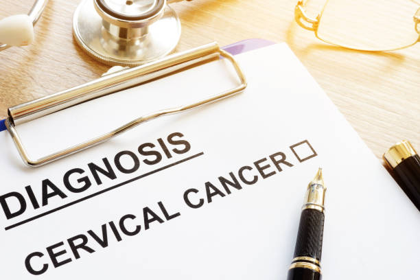 istock Diagnosis form with Cervical cancer and pen. 995968202