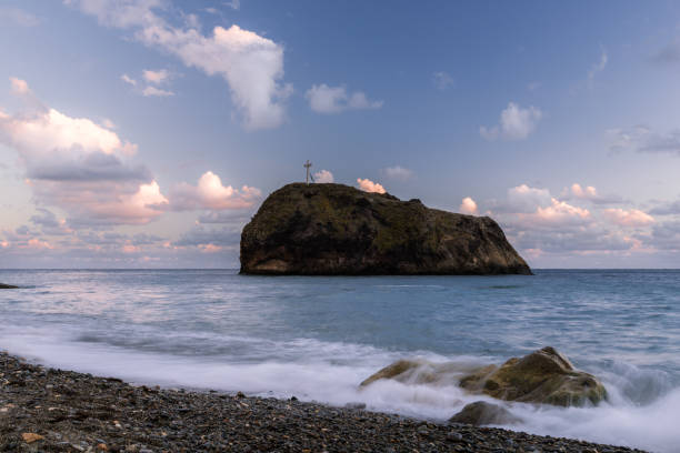 istock St. George's Rock, Jasper Beach, Cape Fiolent 995973370