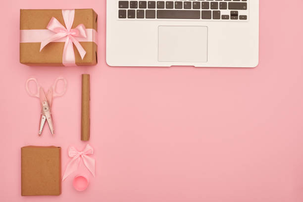 istock Decoration set with box and laptop 996060470