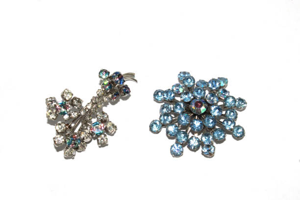 istock Pretty Vintage Antique Brooch on White Background 996110234