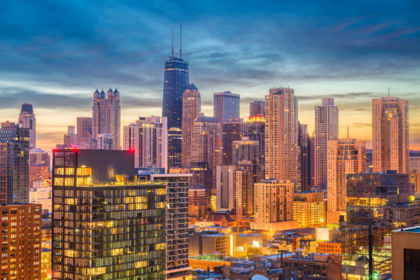 istock Chicago, Illinois, USA Skyline at Dusk 996182018