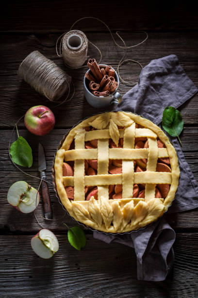 istock Rustic apple pie made of cinnamon and fresh fruits 996184380