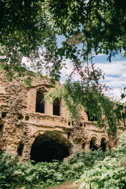 istock building old fort brick fortified destroyed wars nature 996271126