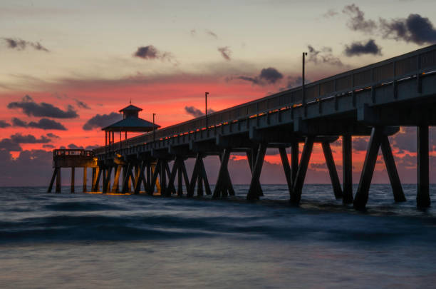 istock Pompano Beach Florida Fishing Pier at Sunrise with Dramatic Sky 996367936